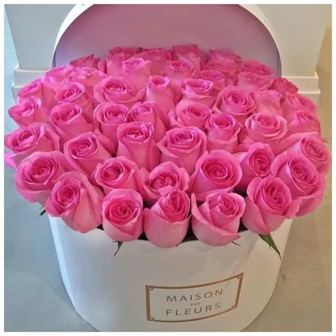 Розовые розы в коробке Maison Розовые розы в коробке Maison