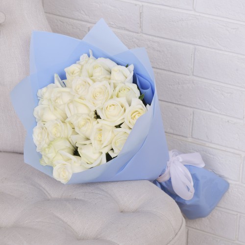 Купить на заказ Букет из 21 белой розы с доставкой в Форт-Шевченко