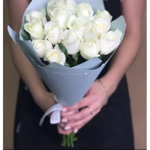 Купить на заказ 15 белых роз с доставкой в Форт-Шевченко