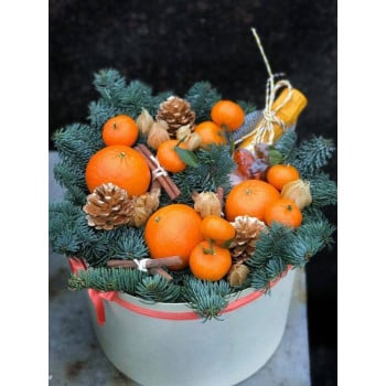 Корзина с подарками